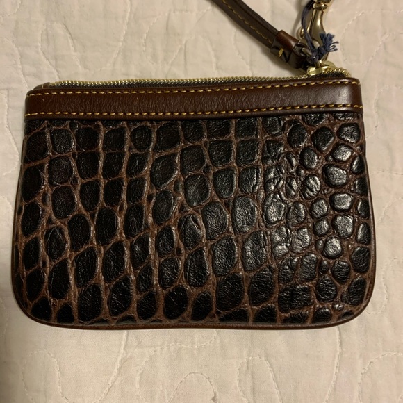 Dooney & Bourke clutch - Picture 3 of 5
